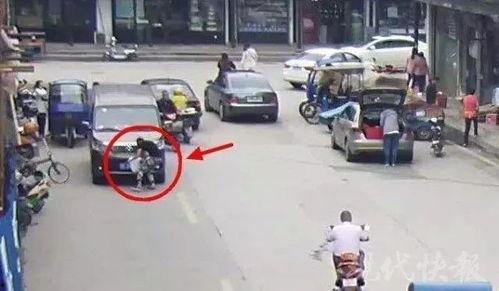 女开车的吃瓜视频,这操作太惊人了！